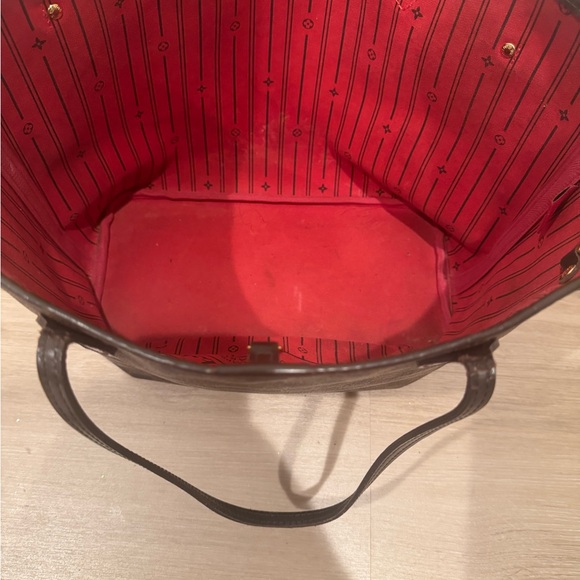 Louis Vuitton Neverfull MM - Picture 12 of 14